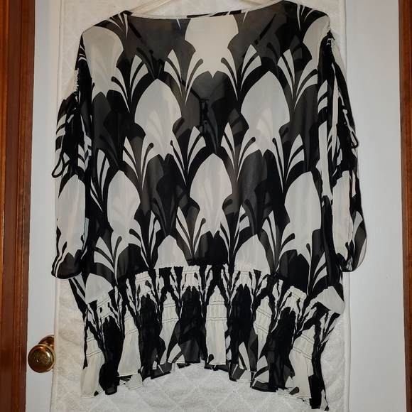 3x Worthington Short Sleeve black and white top blouse - Picture 2 of 7